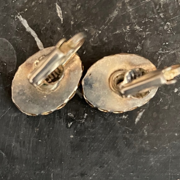 Pansy Viola Floral Clip Earrings - Picture 4 of 7